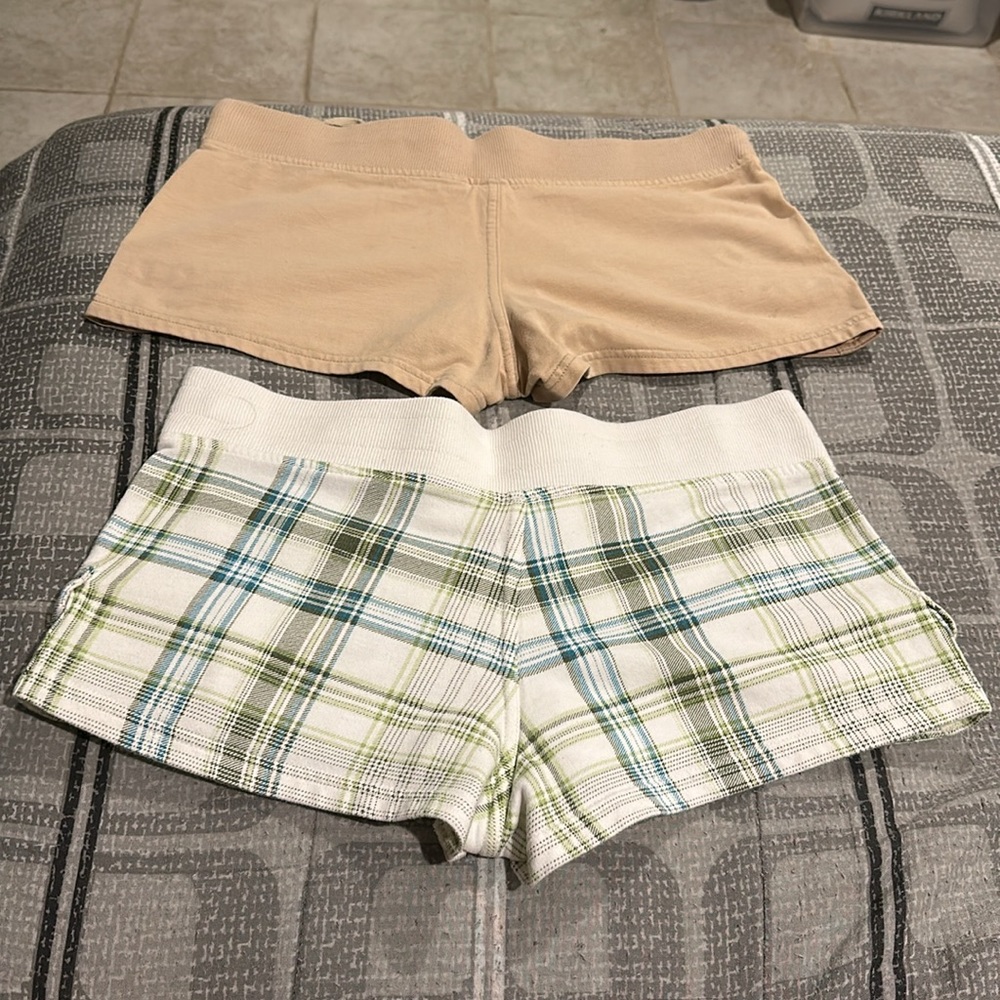 Shorts - Picture 2 of 7